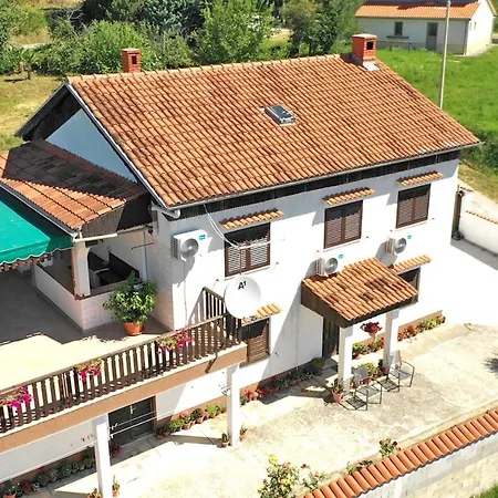 Mirella For 6 Persons Located In Istria * Gradinje