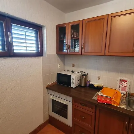 Mirella For 6 Persons Located In Istria Apartament