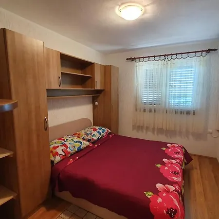 Mirella For 6 Persons Located In Istria Gradinje